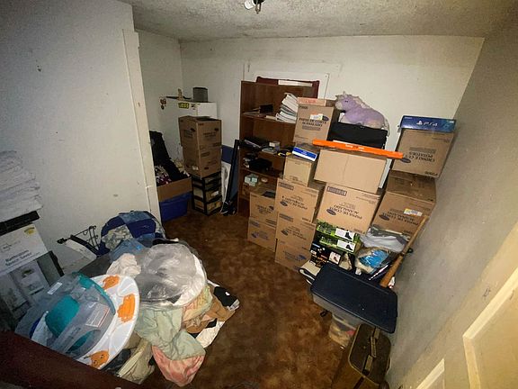 3rd image of 1216 S Rotzler Ave