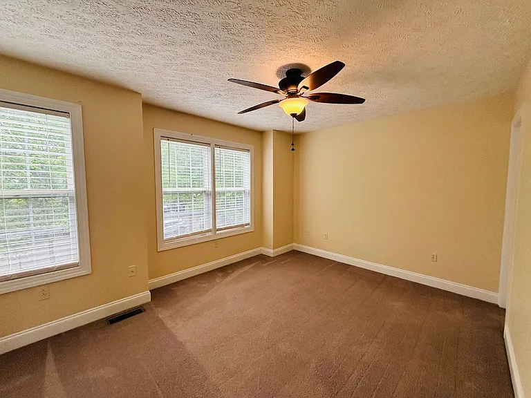 120 Willow Oak Dr — Photo 11