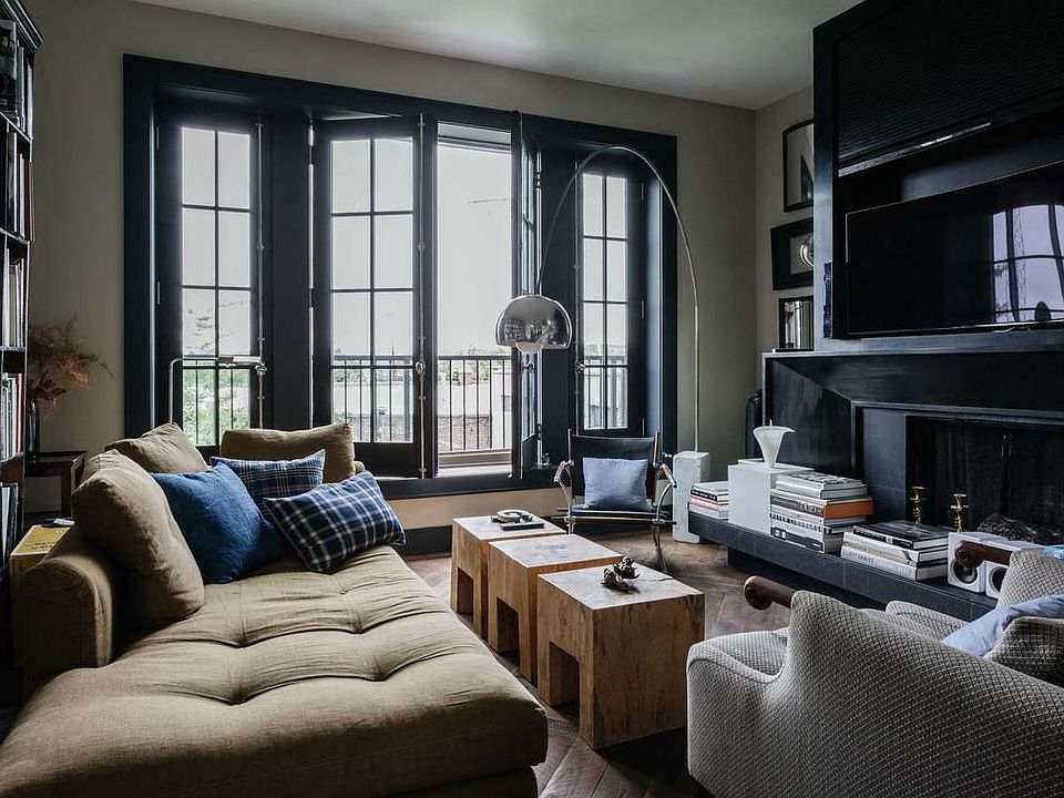 1st image of 165 Coffey St #1