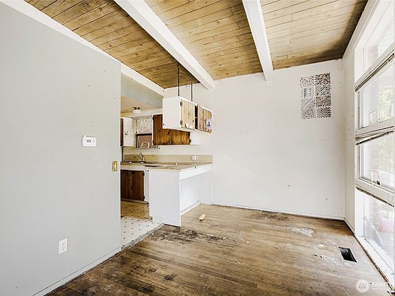 5th image of 16615 10th Avenue SW