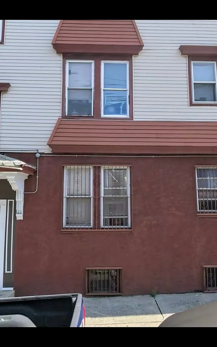 1 bed, $1,050 — Photo 1