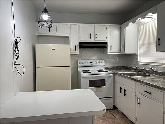 3rd image of 14203 Palm Ct
