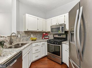 14309 Climbing Rose Way APT 204, Centreville, VA 20121