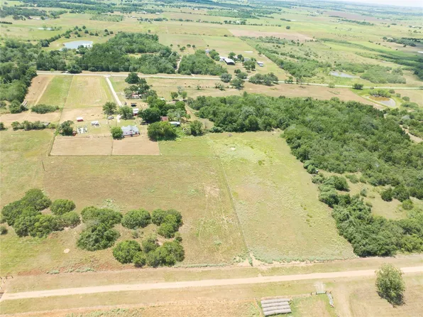 2666 County Road 247, Moulton, TX 77975