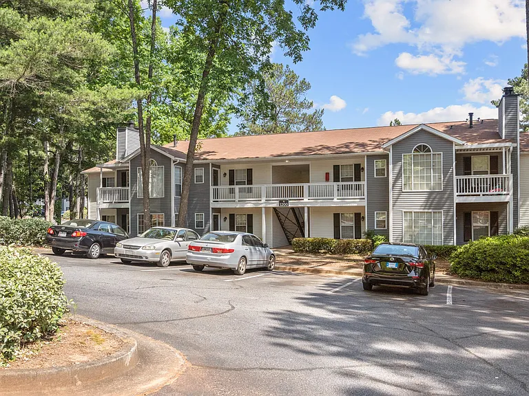 Belmont Crossing Apartment Homes — Photo 52