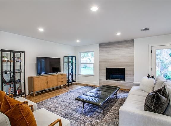 5th image of 4024 Alta Vista Ln