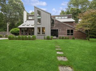 1 Woodcrest Dr, East Hampton, NY 11937