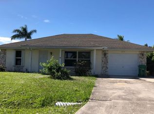 2214 SE Carnation Rd, Port Saint Lucie, FL 34952