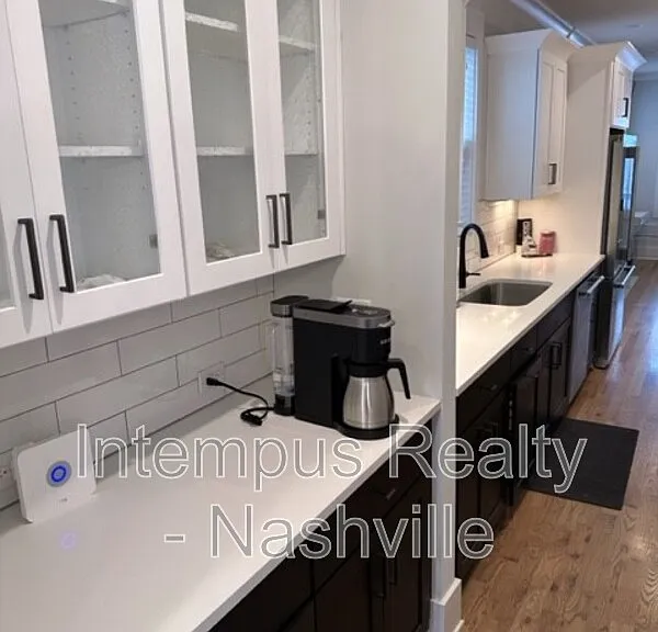 928 Southside Pl — Photo 13