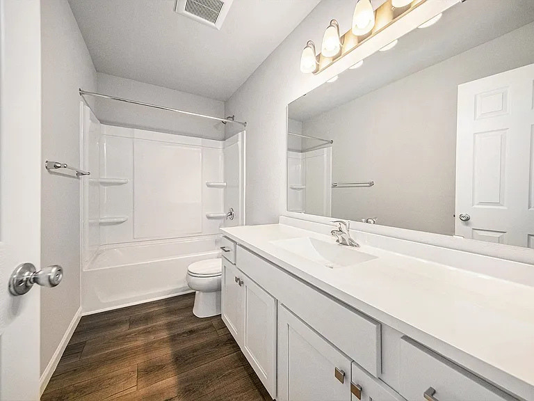 1027 Maple Ave — Photo 8
