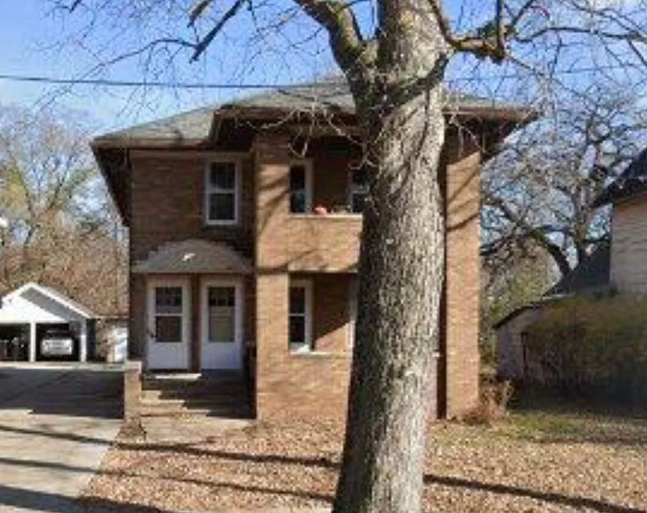 823 Central Ave