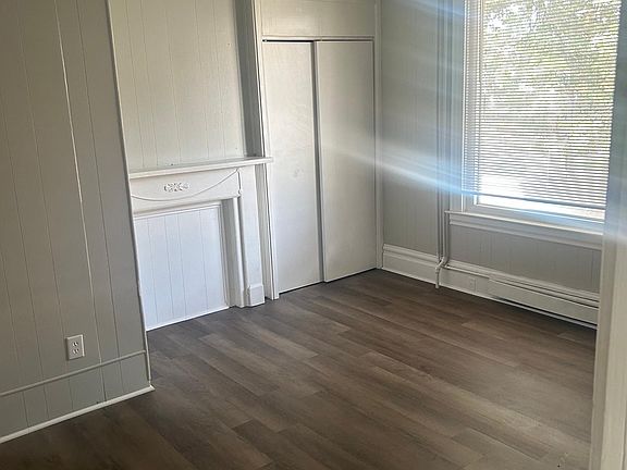 5th image of 1005 Broadway St
