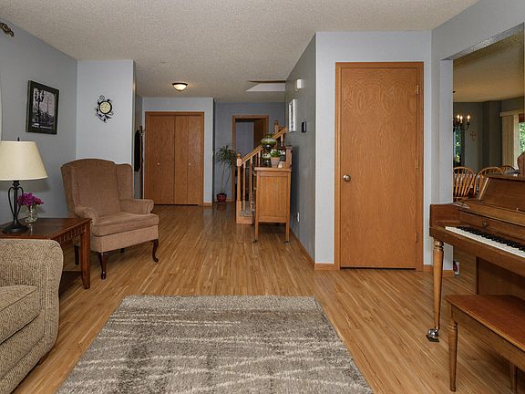 5th image of 6201 Sully Dr
