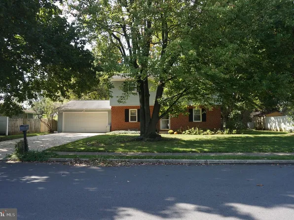 1011 Grubb Rd, Palmyra, PA 17078