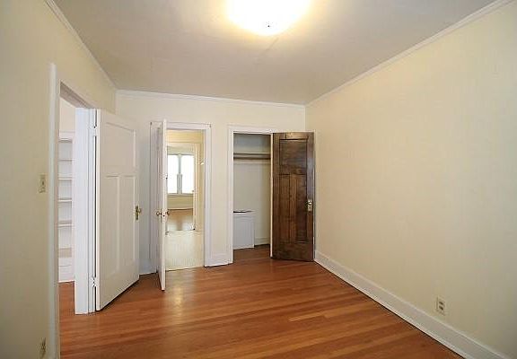 5th image of 1606 E Royall Pl APT 1