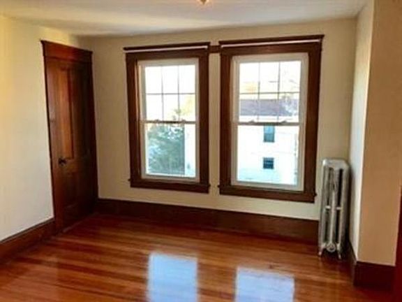 5th image of 27 Essex St #2