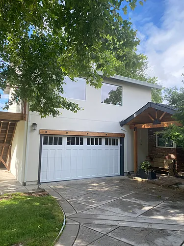 2553 Los Feliz Way #B Photo 1