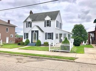 221 Orchard Ave, Ellwood City, PA 16117