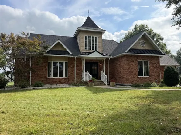 213 W Wood St, Shelbina, MO 63468