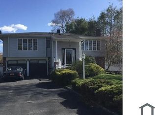32 Monroe St FLOOR 1, Smithtown, NY 11787