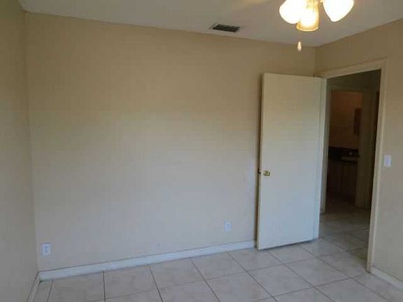 5th image of 5618 Lake George Pl