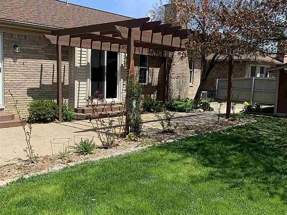 3rd image of 28712 Stonehenge Dr