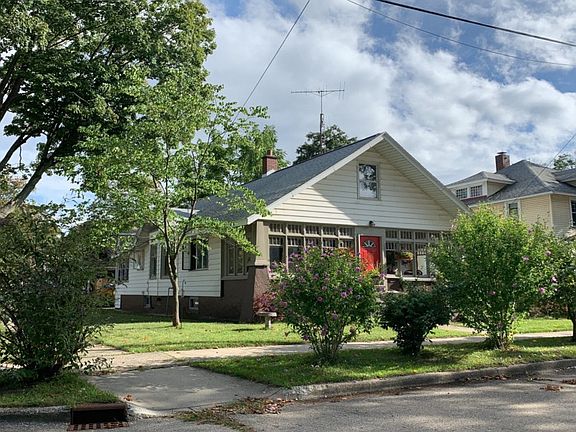 3rd image of 1387 Palmer Ave
