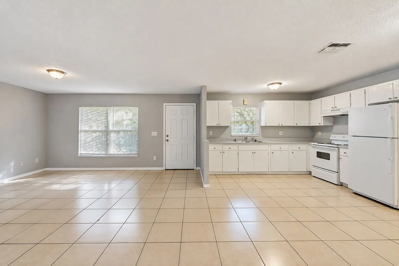 3 bed, 1200 sqft, $1,950 — Photo 3