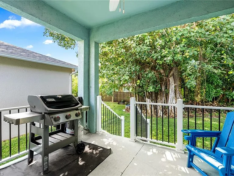 10004 Connecticut St — Photo 13