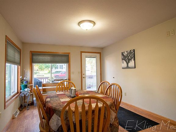 5th image of 402 E Chapel St