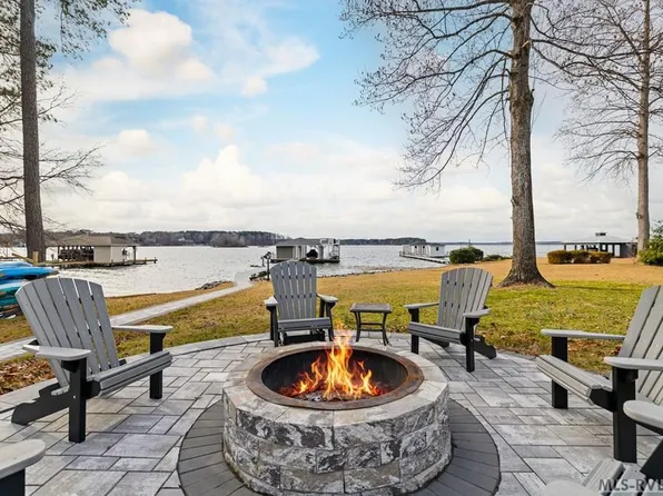 121 N Birds Nest Ln, Littleton, NC 27850