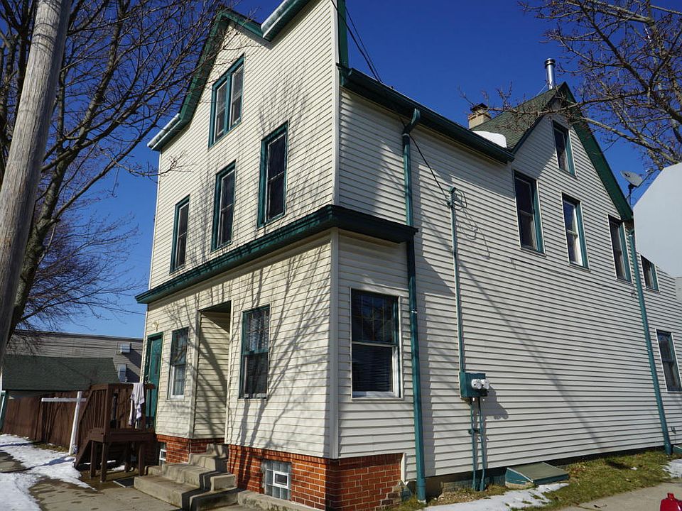 1st image of 1915 13th Ave #1917