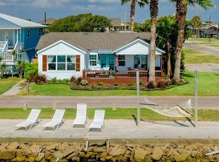 1401 S Water St, Rockport, TX 78382