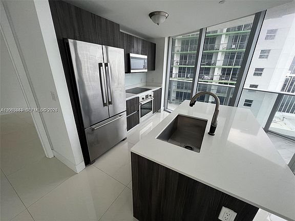 3rd image of 488 NE 18th St Unit 3000