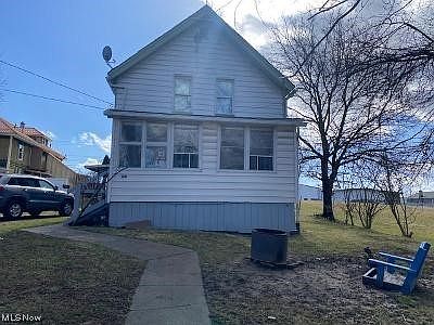 1st image of 124 De Wolf St
