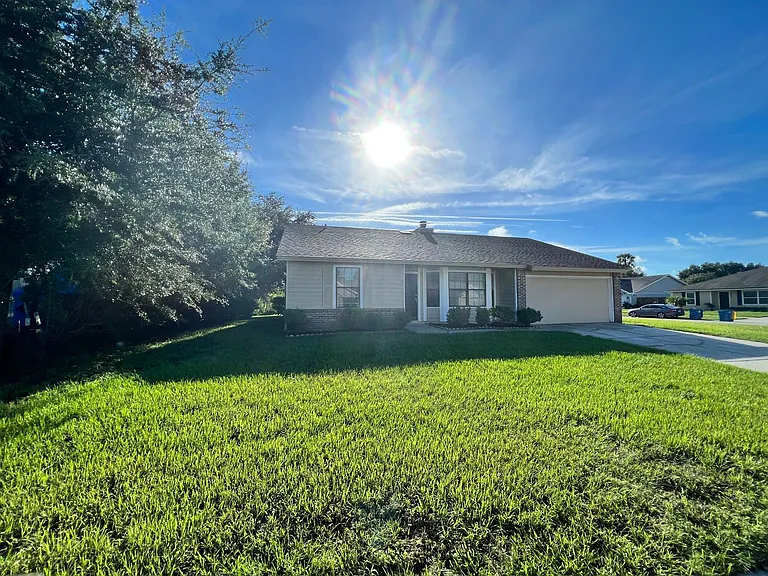 13326 Currituck Dr N — Photo 1