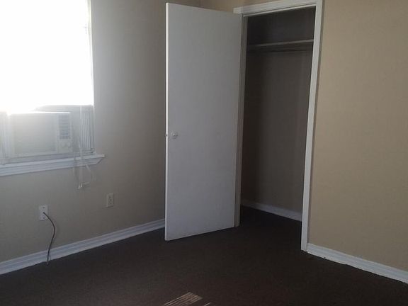 closet bedroom1