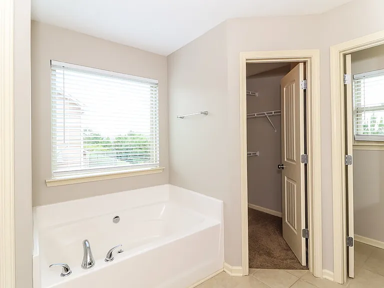 67 Hamilton Blvd NW — Photo 10