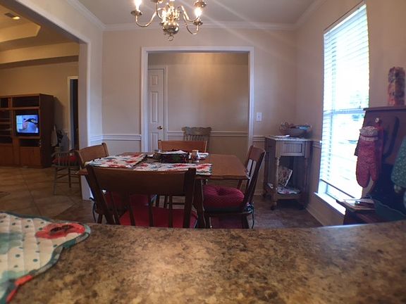 5th image of 531 Eaglewood Dr
