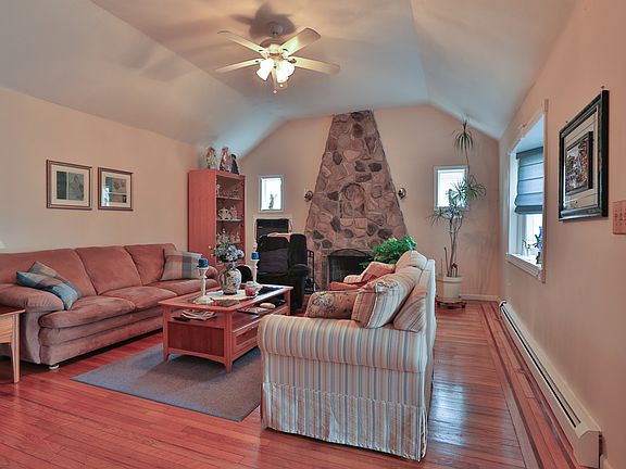 5th image of 15 Walbridge Ave