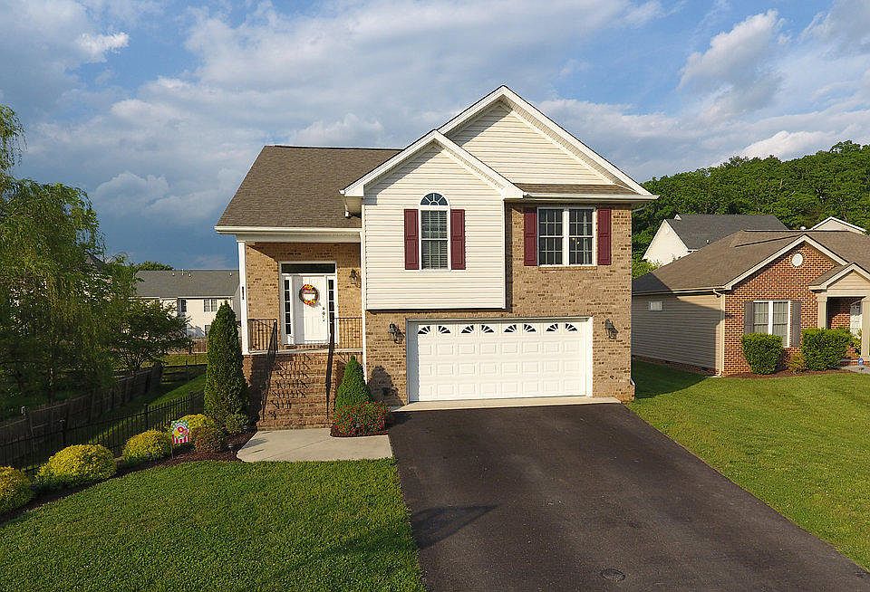 1st image of 7912 Amber Wood Ct