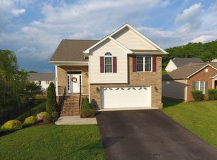 7912 Amber Wood Ct, Roanoke, VA 24019