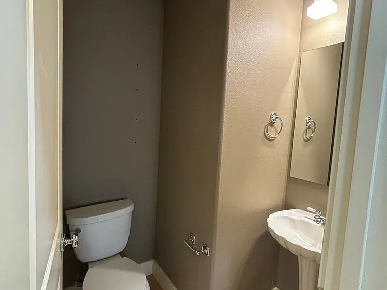 2145 NE 50th Way — Photo 34