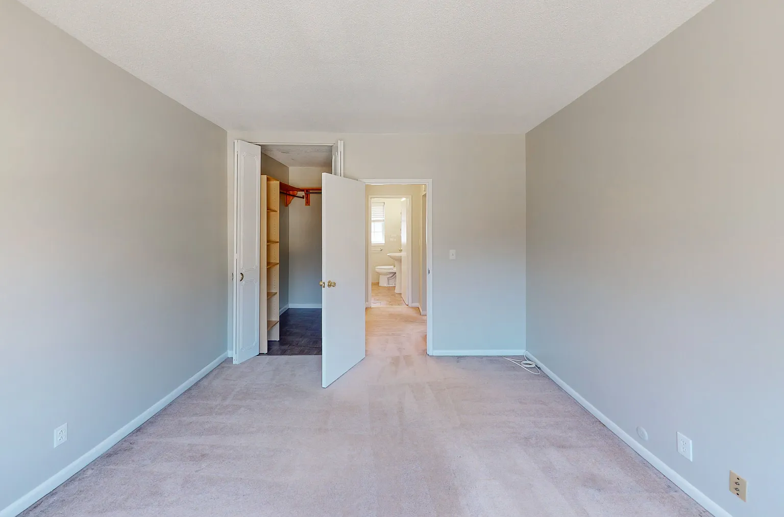 137 Lake Shore Rd — Photo 3