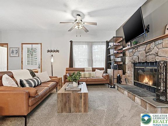 4th image of 112 High Mountain Ln
