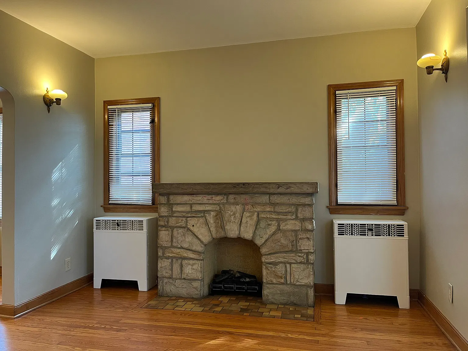 2 bed, 1100 sqft, $1,295 — Photo 4