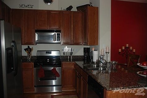 Beautiful Kitchen with Granite