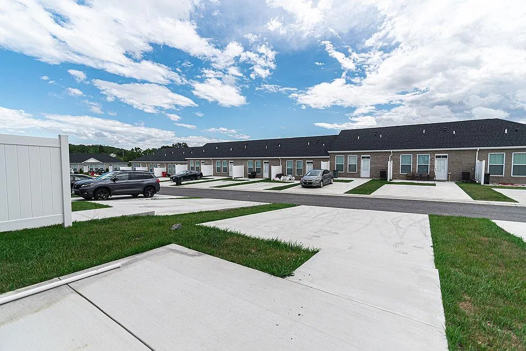 2 bed, 1472 sqft, $1,750 — Photo 4