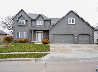 300 E Saint Andrews Dr, Sioux Falls, SD 57108