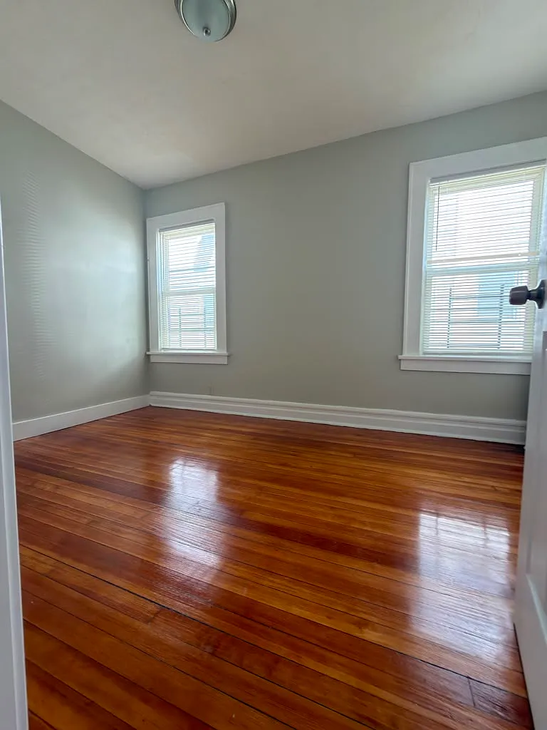 4 bed, 1200 sqft, $2,495 — Photo 4